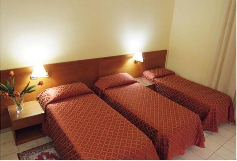 חדר סטנדרט לשלושה, Adria