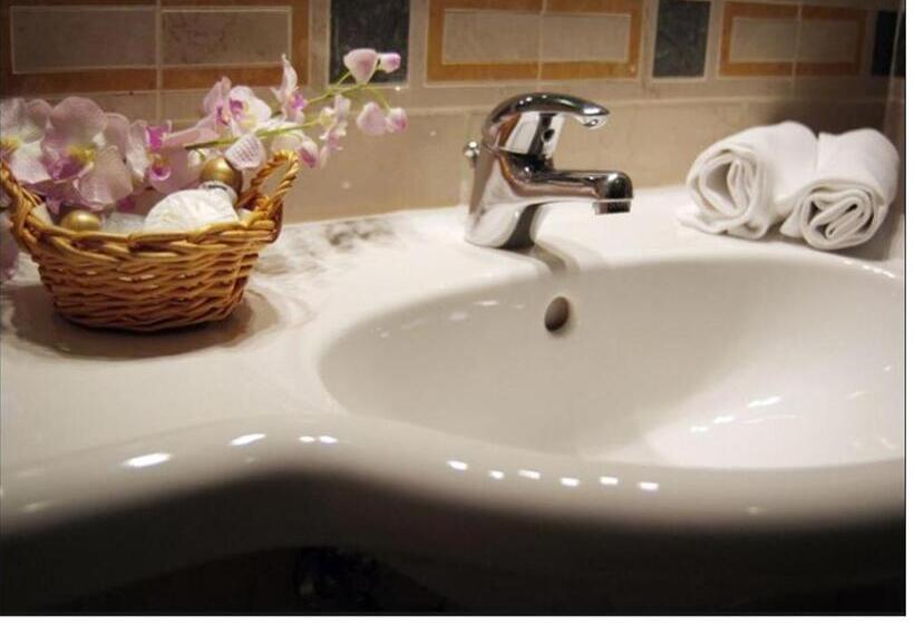 חדר אקונומי, Adria