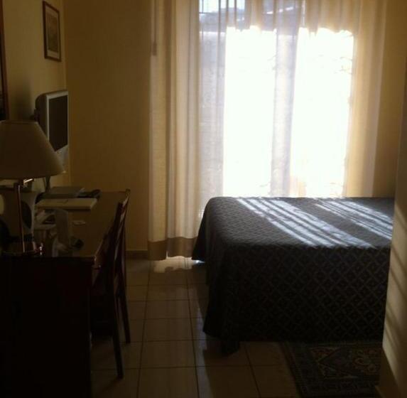 חדר אקונומי, Adria