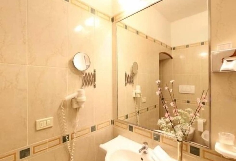 اتاق اکونومی, Adria