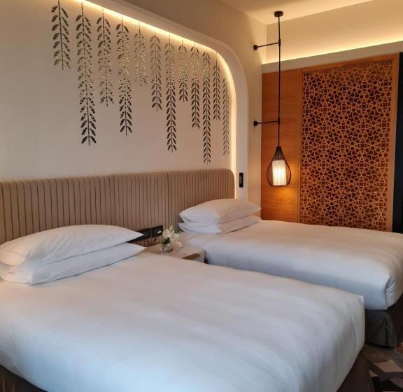 غرفة  كلاسيكية مطلة على حمام السباحة, Intercontinental Jaipur Tonk Road By Ihg