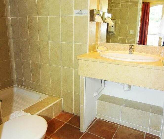 غرفة قياسية, De La Corniche