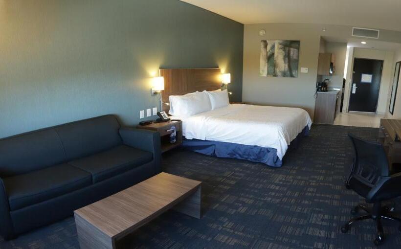 מיטת קינג בסוויטה, Holiday Inn Express & Suites Mexicali, An Ihg