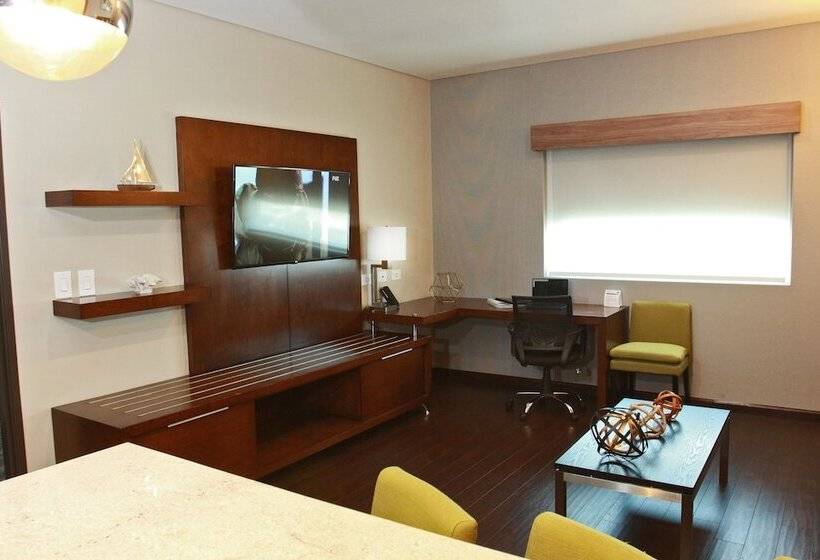 סוויטה, Holiday Inn Express & Suites Mexicali, An Ihg