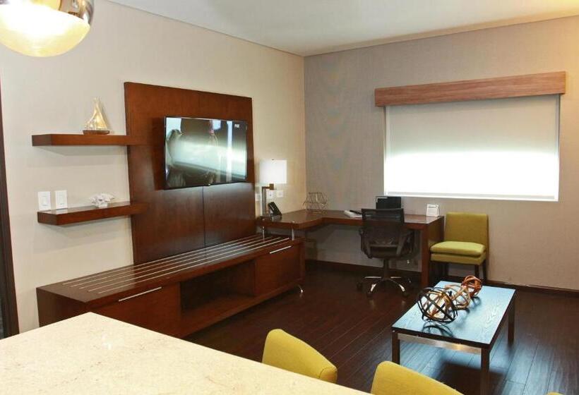 סוויטה, Holiday Inn Express & Suites Mexicali, An Ihg