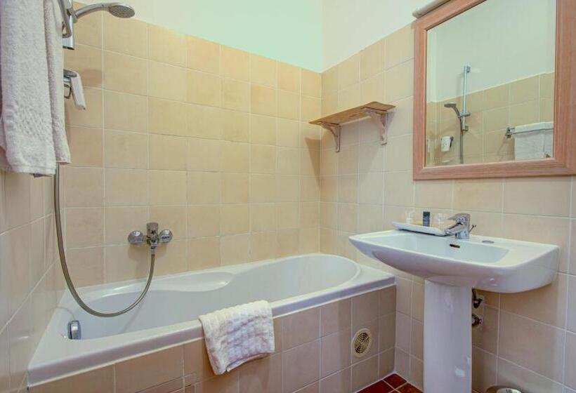 غرفة سوبيريور, De La Corniche