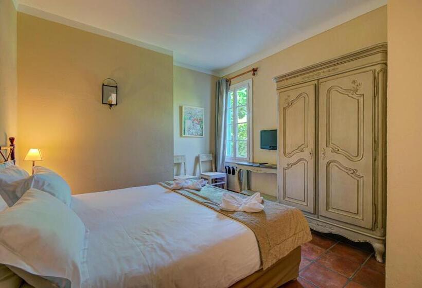 غرفة قياسية, De La Corniche