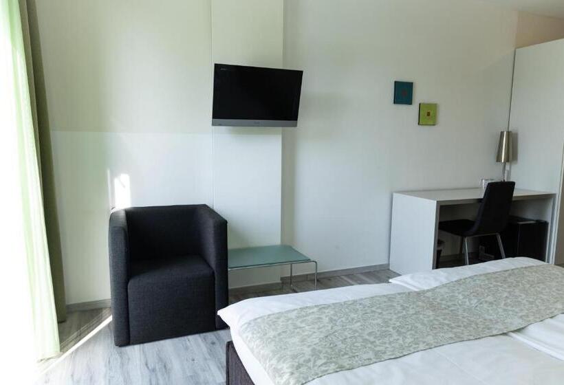 חדר סטנדרט עם מרפסת, Kaiser Von österreich, Historik  Und Thermal