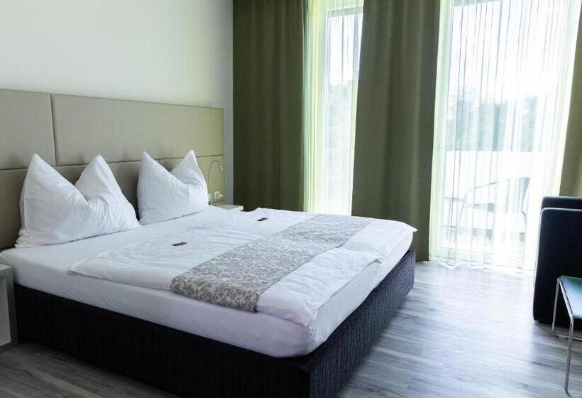 חדר סטנדרט עם מרפסת, Kaiser Von österreich, Historik  Und Thermal