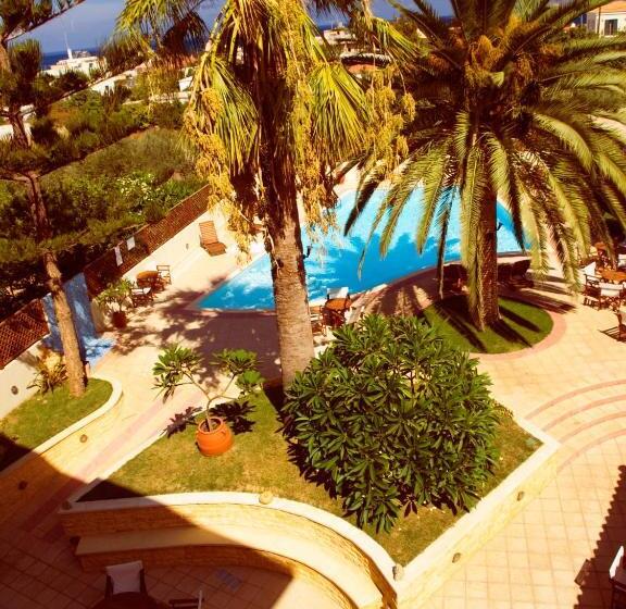 חדר סטנדרט נוף לבריכה, Kissamos