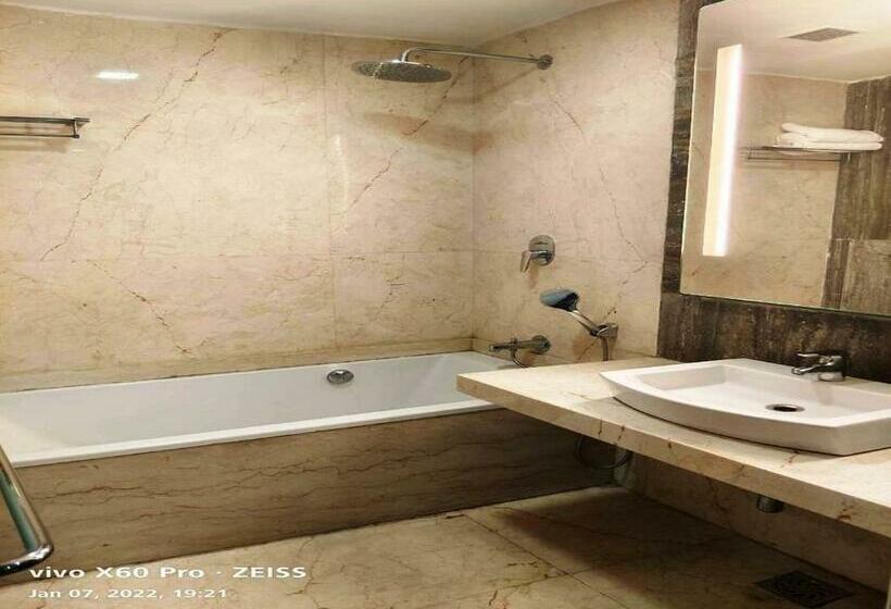 Suite, M Grand