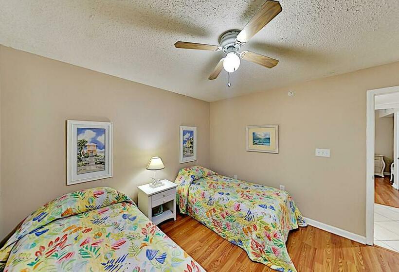 בית, 4 חדרי שינה, Ocean Bay Club Unit 1206