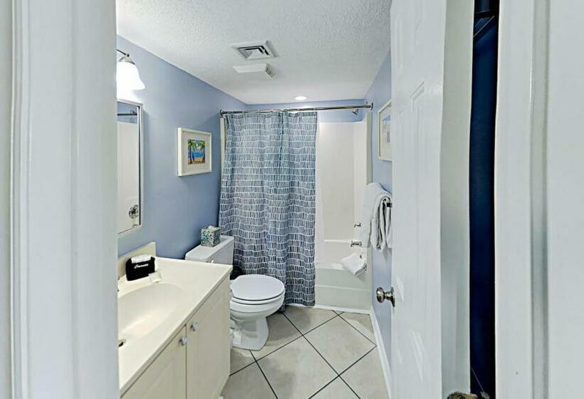 בית, 4 חדרי שינה, Ocean Bay Club Unit 1206