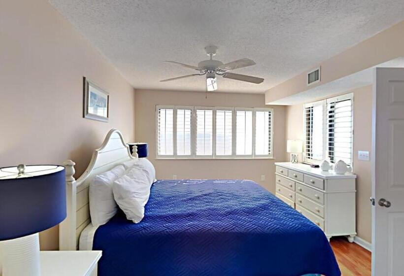 בית, 4 חדרי שינה, Ocean Bay Club Unit 1206