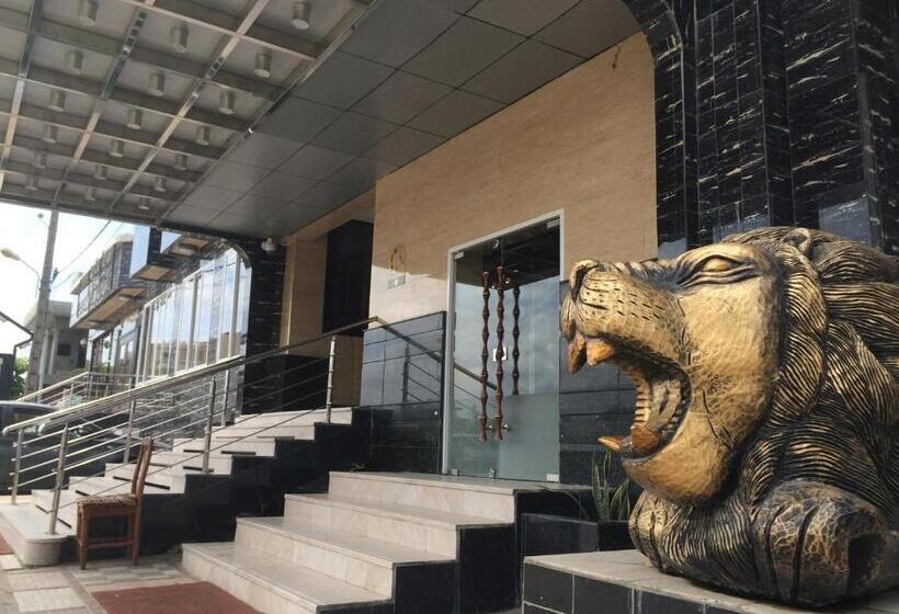 סוויטת ג'וניור, Sun Beach