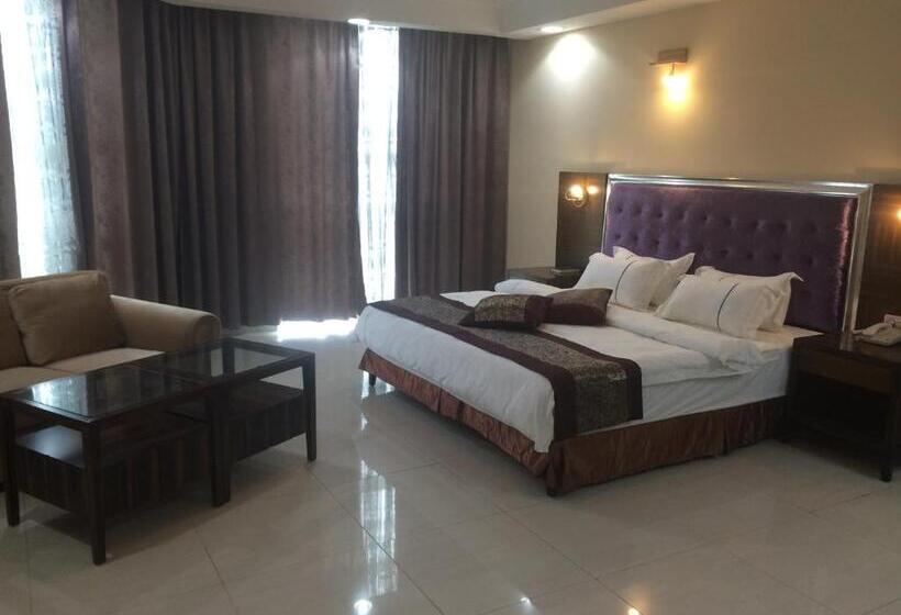 סוויטת ג'וניור, Sun Beach