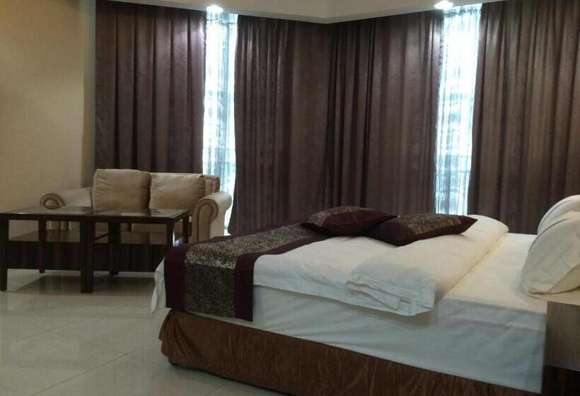 סוויטת ג'וניור, Sun Beach