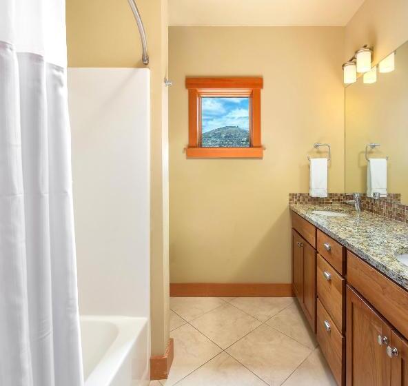 חדר סטנדרט לשלושה, Worldmark Chelan Lake House
