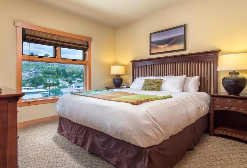 غرفة قياسية ثلاثية, Worldmark Chelan Lake House