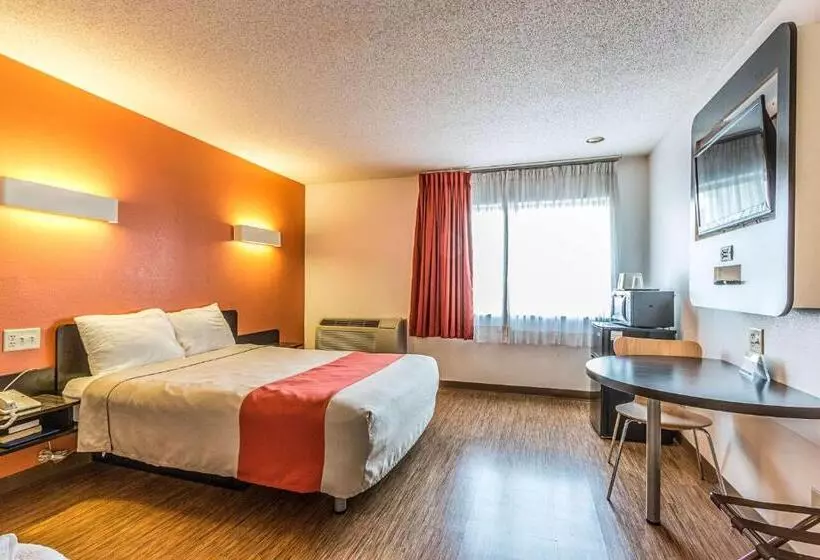 Standard-huone King-vuode, Motel 6 Wisconsin Rapids, Wi