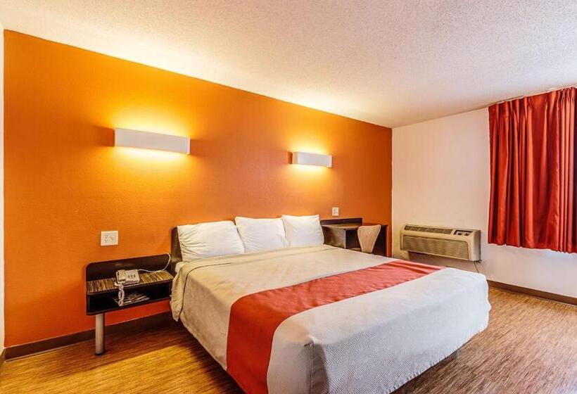 غرفة قياسية سرير كينج, Motel 6 Wisconsin Rapids, Wi