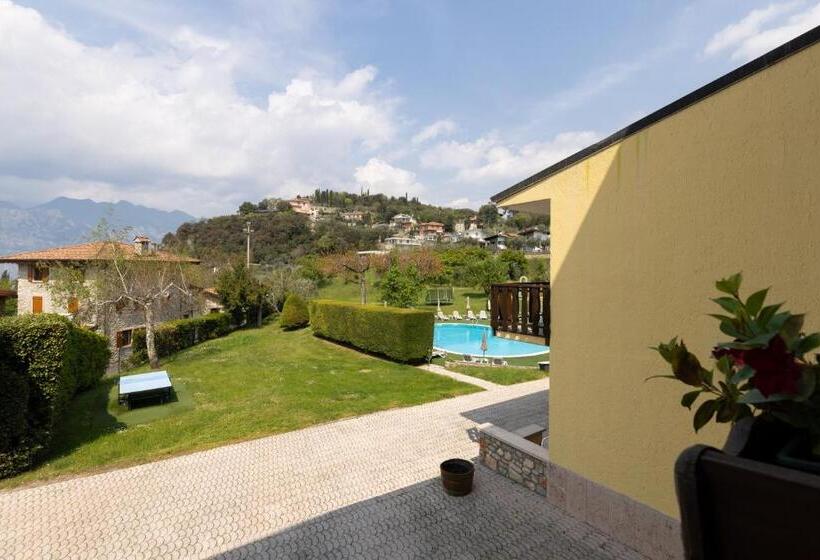 Семейный Номер Вид на Сад, Park Hotel Val Di Monte S