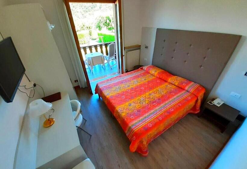 Семейный Номер Вид на Сад, Park Hotel Val Di Monte S