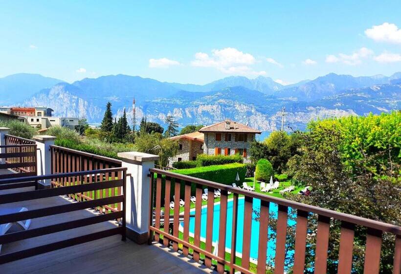 Номер Deluxe Вид на Озеро, Park Hotel Val Di Monte S