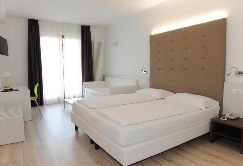 Номер Deluxe Вид на Озеро, Park Hotel Val Di Monte S