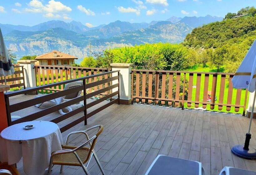 Номер Deluxe Вид на Озеро, Park Hotel Val Di Monte S