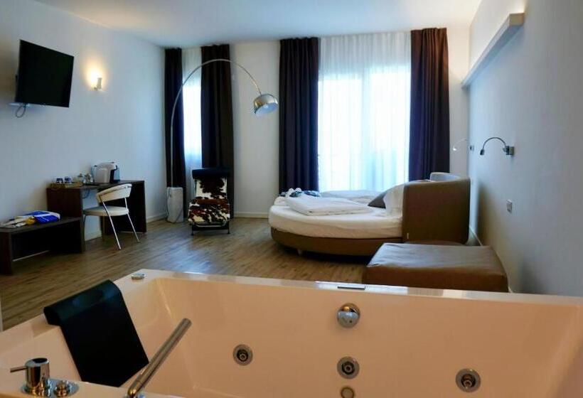 ハイドロマッサージバス付きジュニアスイート, Park Hotel Val Di Monte S
