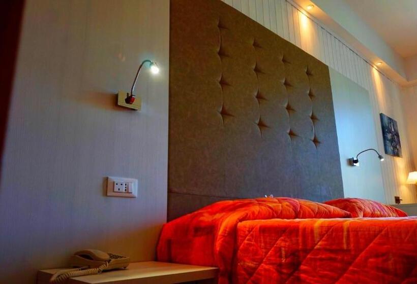 Семейный Номер Вид на Сад, Park Hotel Val Di Monte S