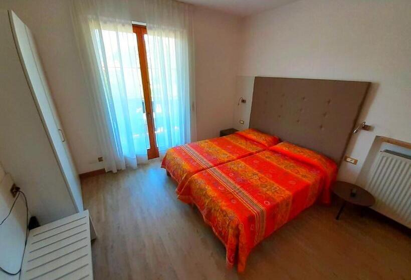 Семейный Номер Вид на Сад, Park Hotel Val Di Monte S