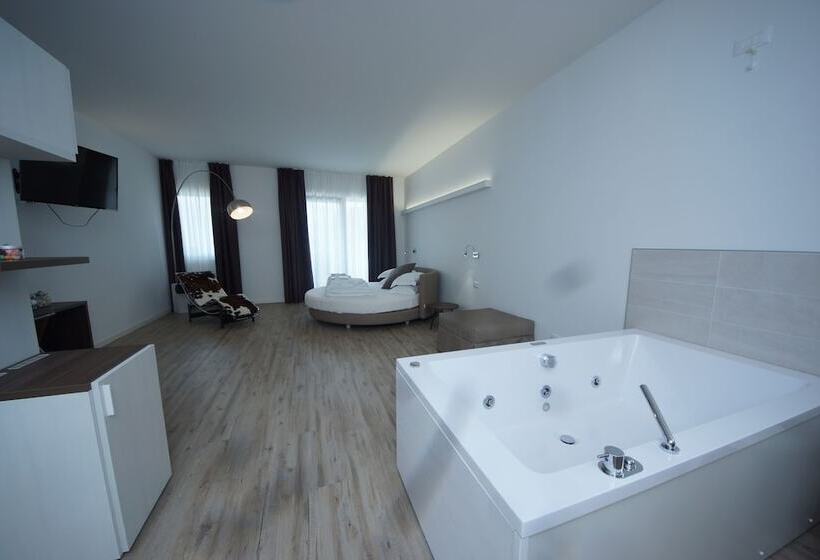 ハイドロマッサージバス付きジュニアスイート, Park Hotel Val Di Monte S