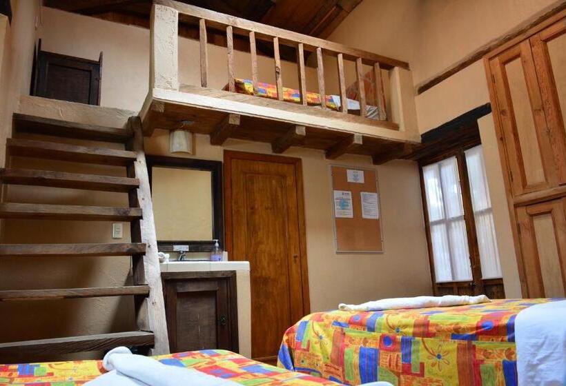 غرفة قياسية ثلاثية, Rossco Backpackers Hostel