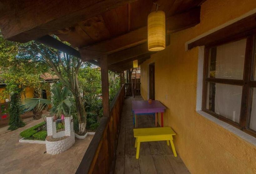 غرفة قياسية ثلاثية, Rossco Backpackers Hostel