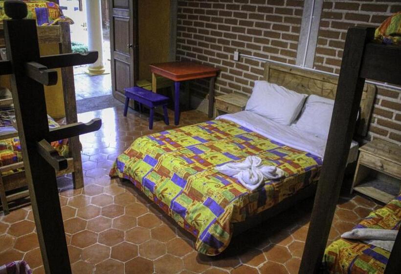 غرفة عائلية, Rossco Backpackers Hostel