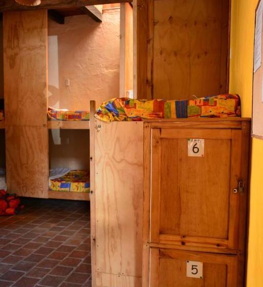 سرير فى غرفة مشتركه, Rossco Backpackers Hostel