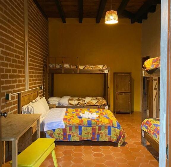 غرفة قياسية رباعية, Rossco Backpackers Hostel