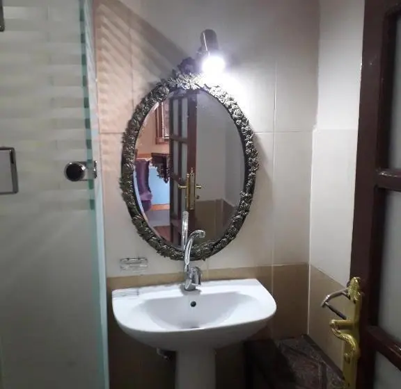 اتاق استاندارد با چشمانداز استخر, Villa Nile House Luxor