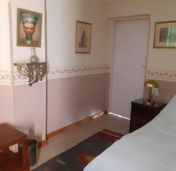 اتاق استاندارد سه تخته با بالکن, Villa Nile House Luxor