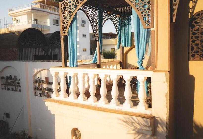 اتاق استاندارد سه تخته با بالکن, Villa Nile House Luxor