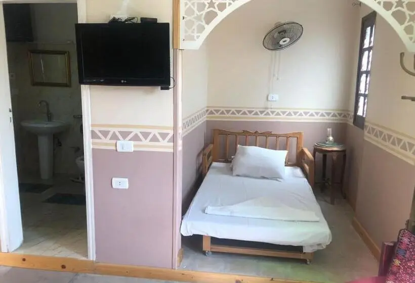 اتاق استاندارد سه تخته با بالکن, Villa Nile House Luxor