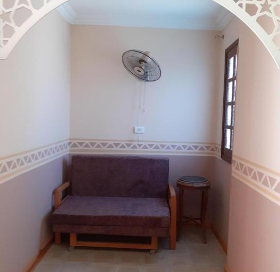 اتاق استاندارد سه تخته با بالکن, Villa Nile House Luxor