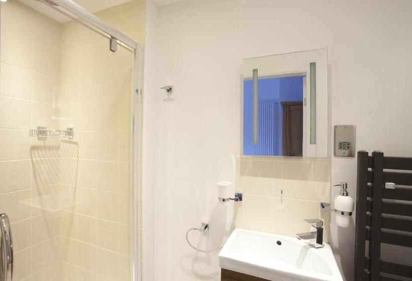 Номер Стандарт, Burton Stone Inn   Free Parking On Site