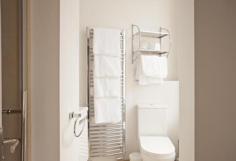 Трехместный Номер Базовый, Burton Stone Inn   Free Parking On Site