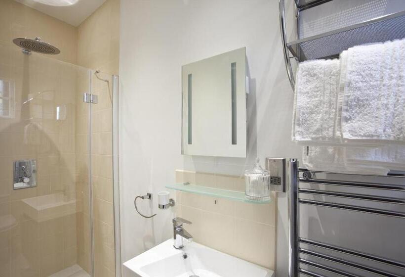 Четырехместный Номер Deluxe, Burton Stone Inn   Free Parking On Site