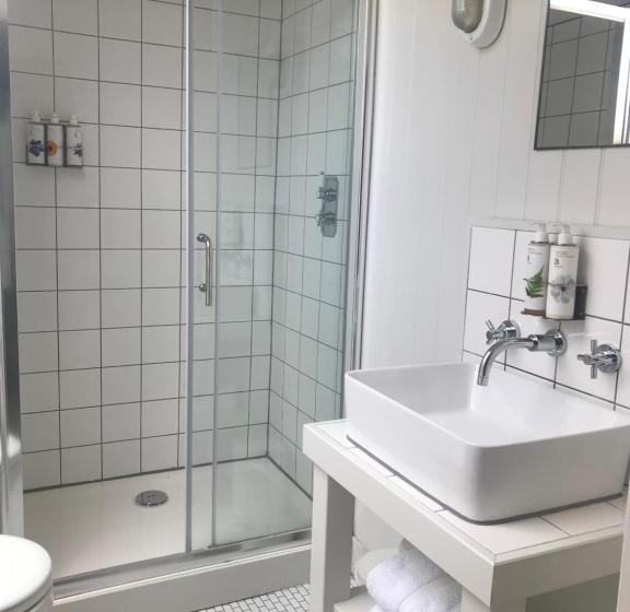 スタンダードルーム, Bel And The Dragon Odiham