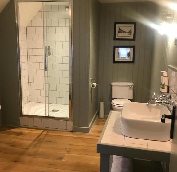 スタンダードルーム, Bel And The Dragon Odiham