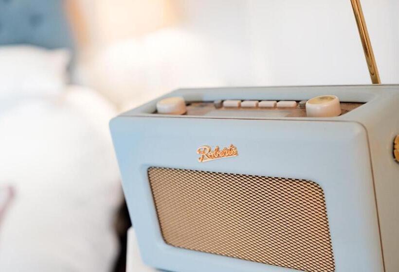 ファミリールーム, Bel And The Dragon Odiham